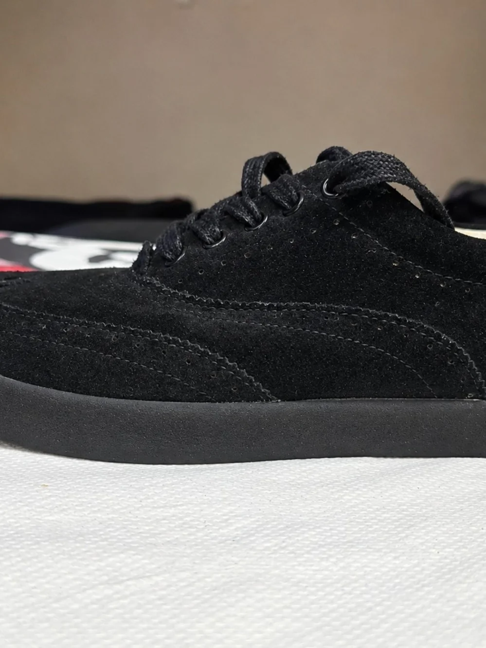 N/A stylish black